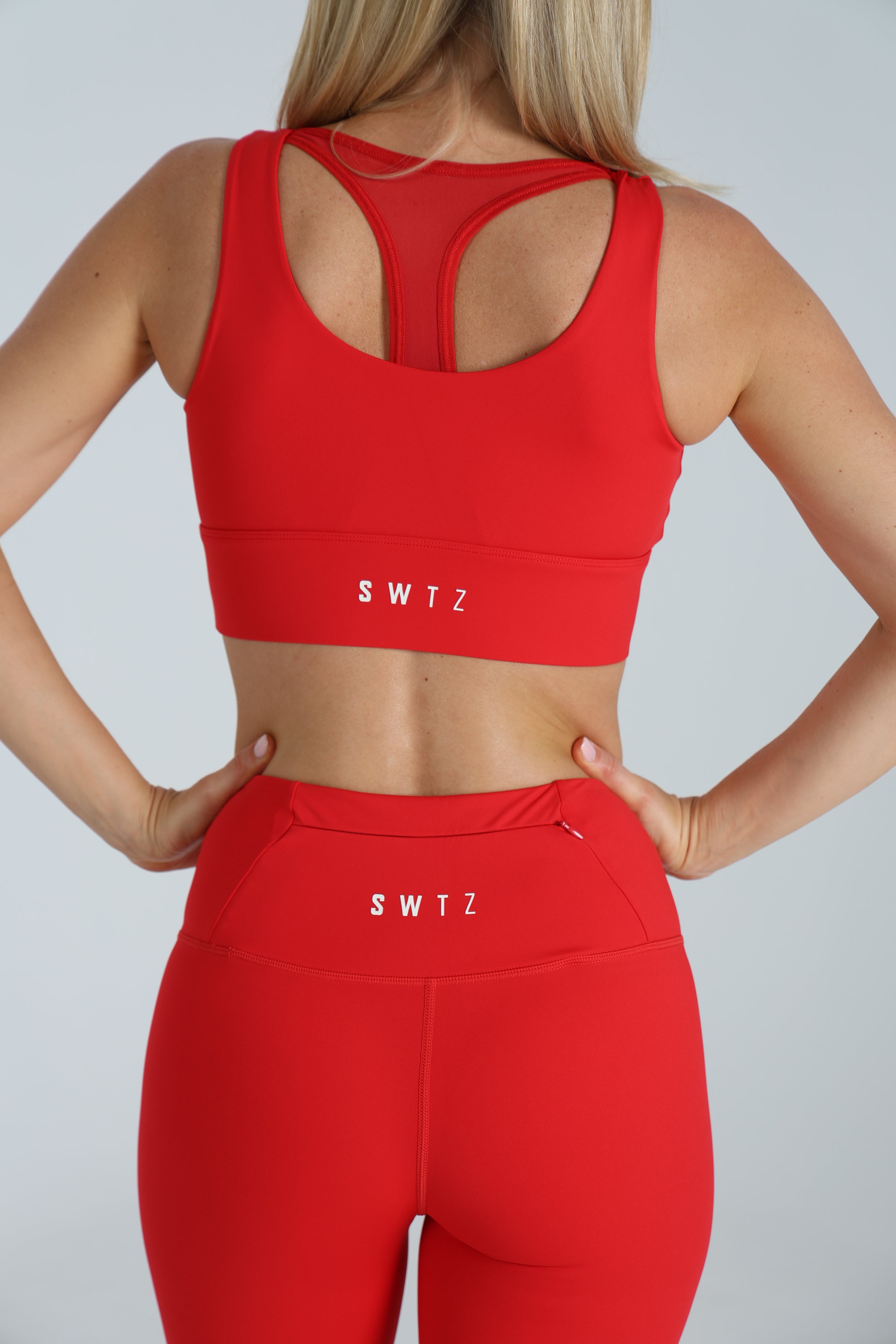 Sculpted 2.0 Long Line Bra - Scarlet